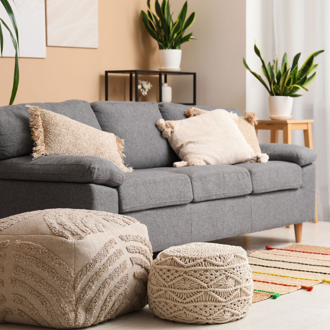 Canapés et poufs